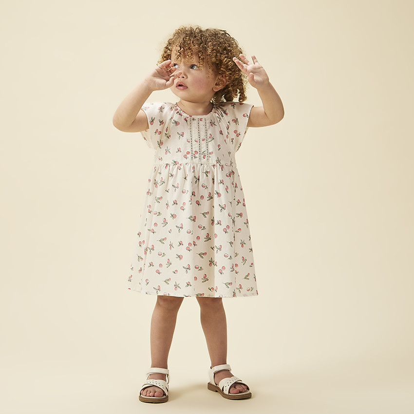 Vestido de manga corta con estampado de melocotones para bebé niña 
