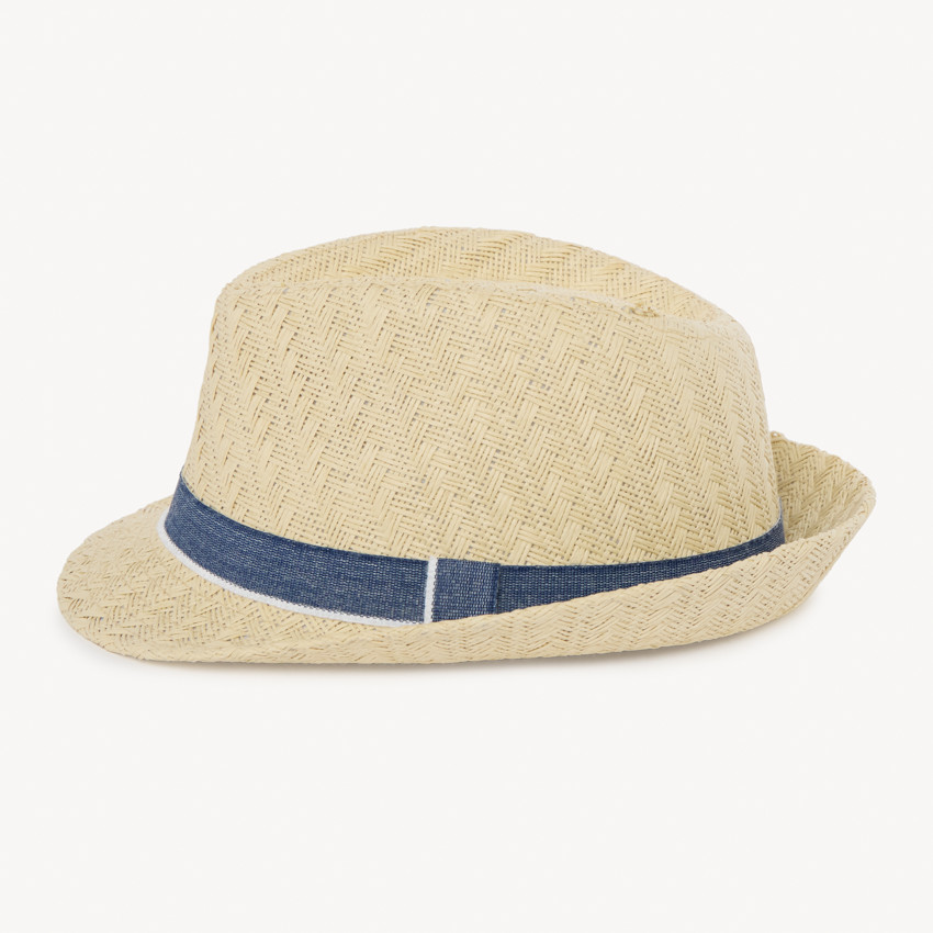 Sombrero trilby de paja con cinta para niño. 