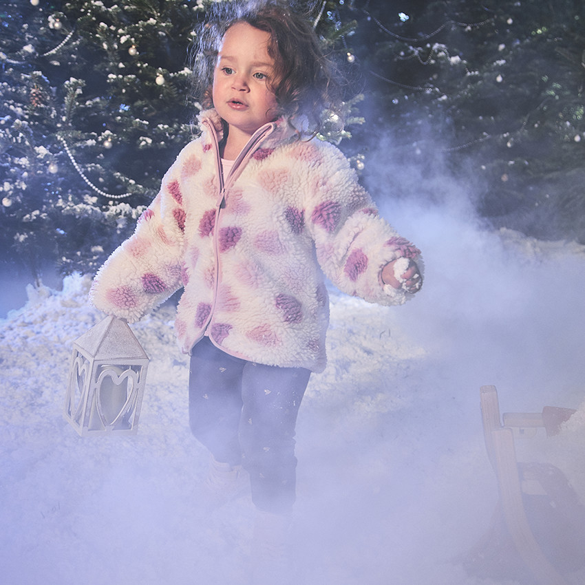 Chaqueta de sherpa con estampado de corazones para niña bebé 