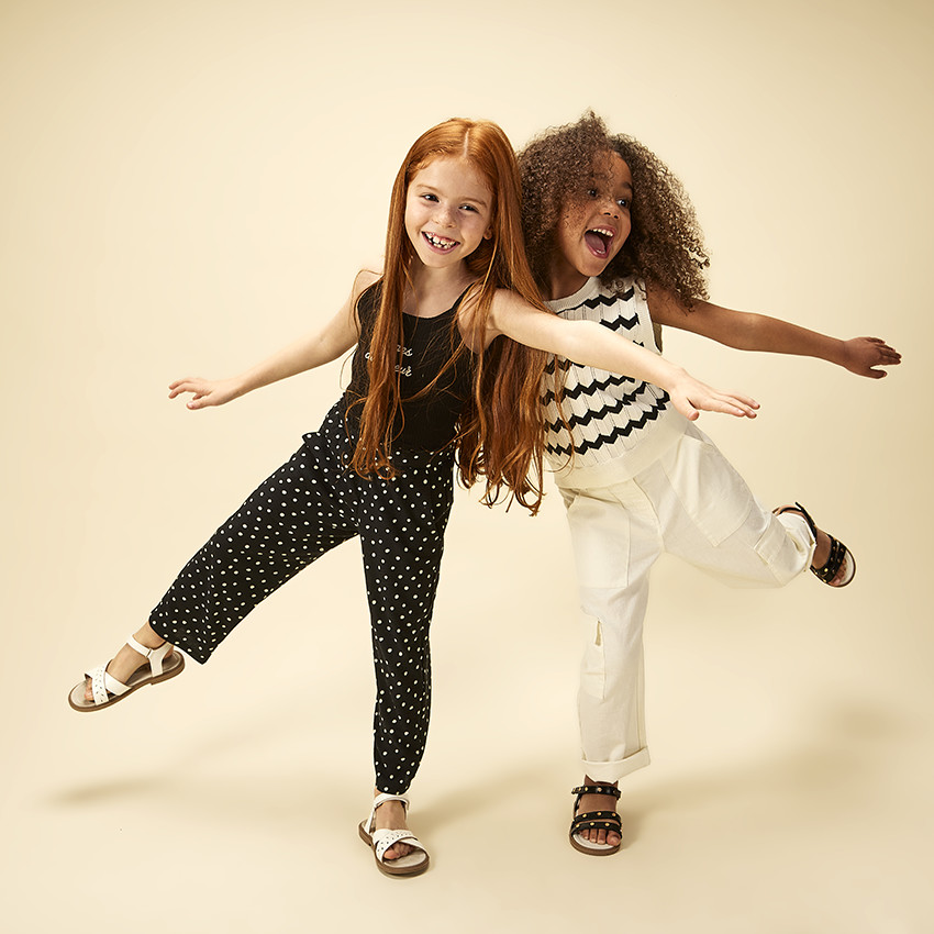 Pantalón recto cargo con bolsillos para niña 