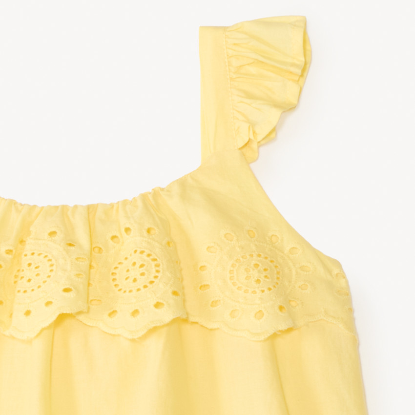 Top corto de voile liso con bordado de estilo inglés para niña. 
