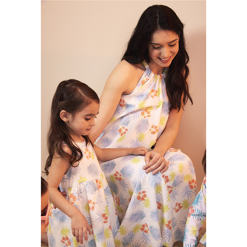 Vestido de manga corta estampado fantasía para niña 