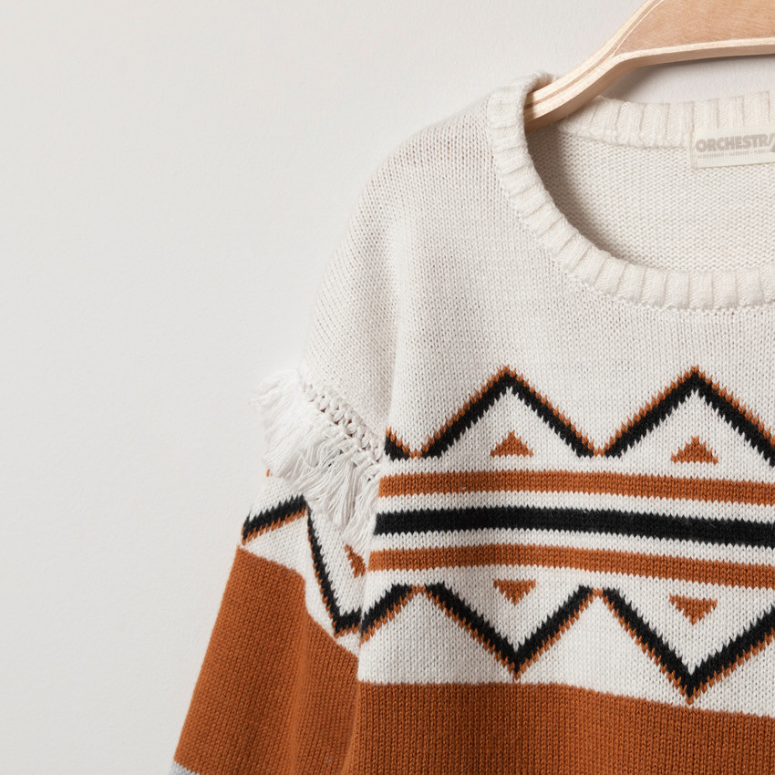 Vestido de punto con motivos etnicos de jacquard  