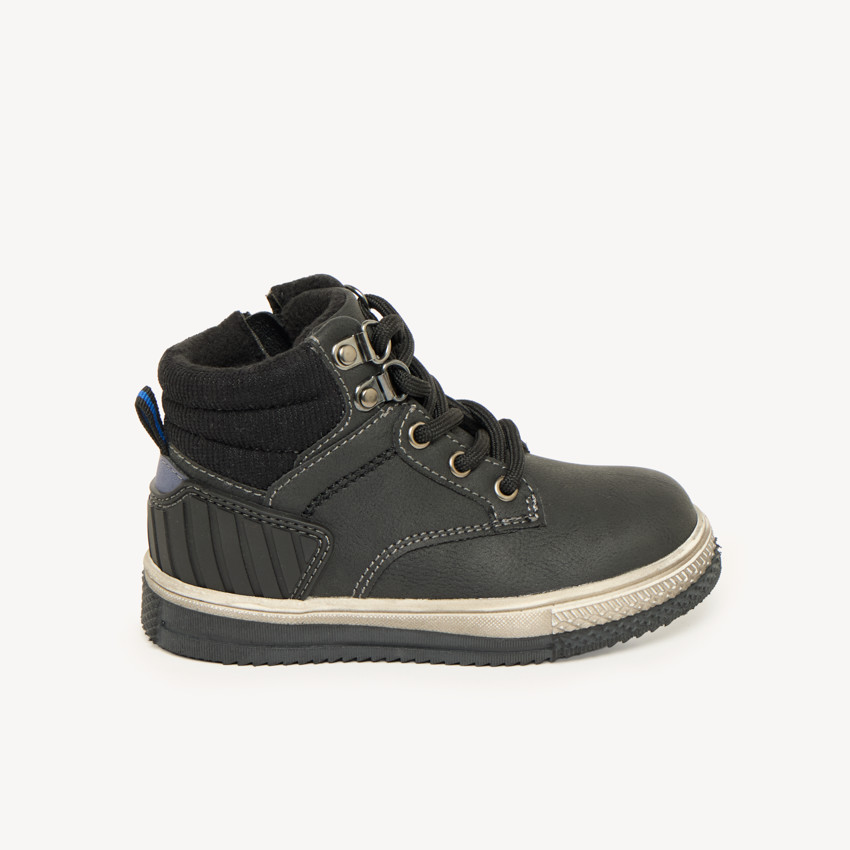 Botines para niño con forro caliente, cordones y cremallera. 