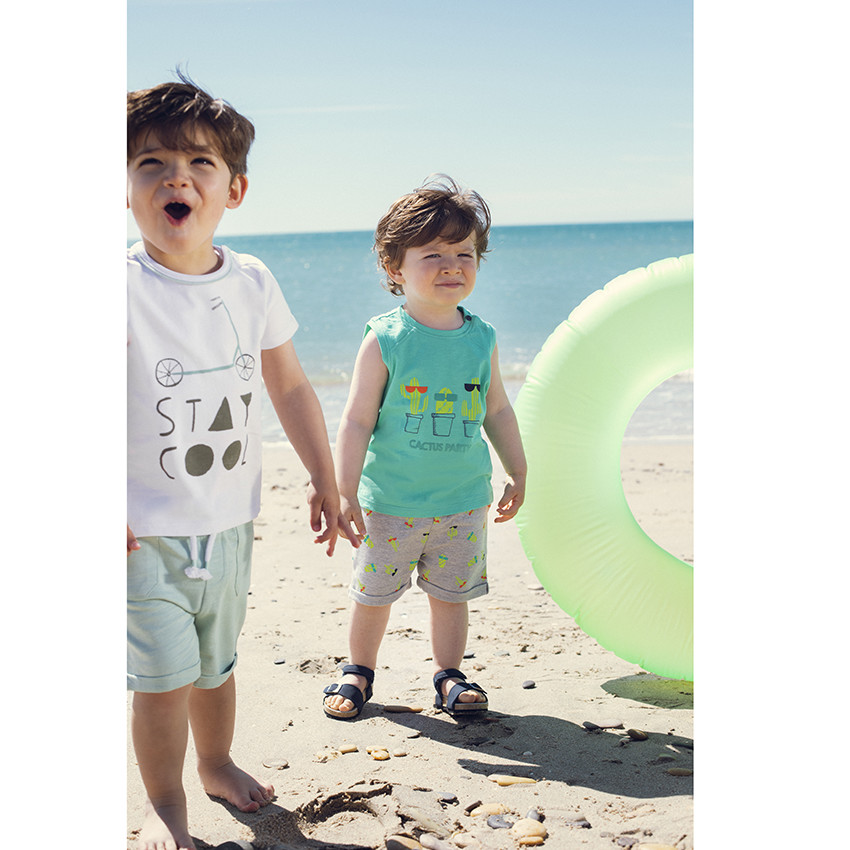 Conjunto camiseta sin mangas y bermudas estampado cactus all-over 