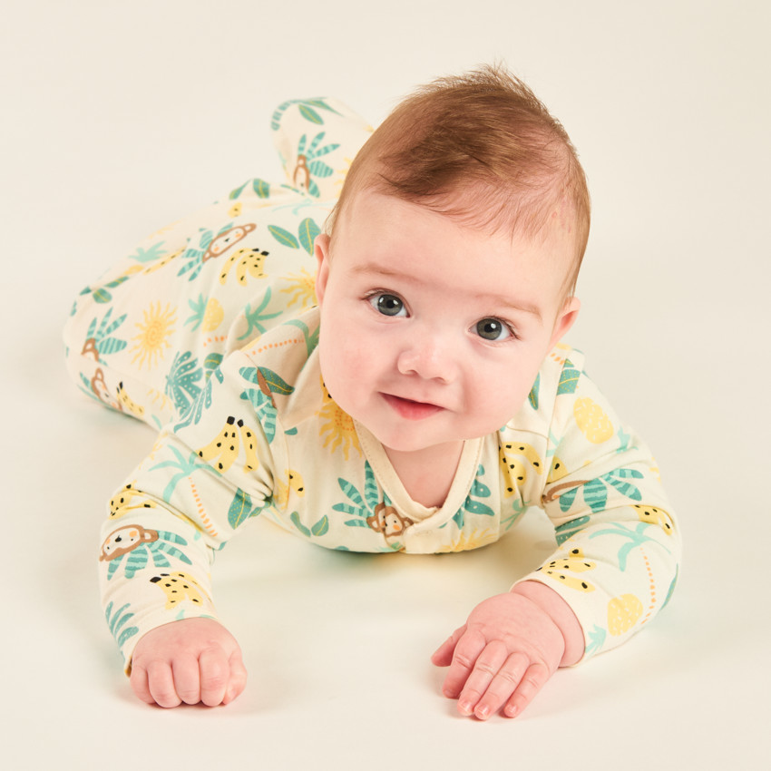 Lote de 3 pijamas estampados para bebé niño - con aperturas diferentes según la edad. 