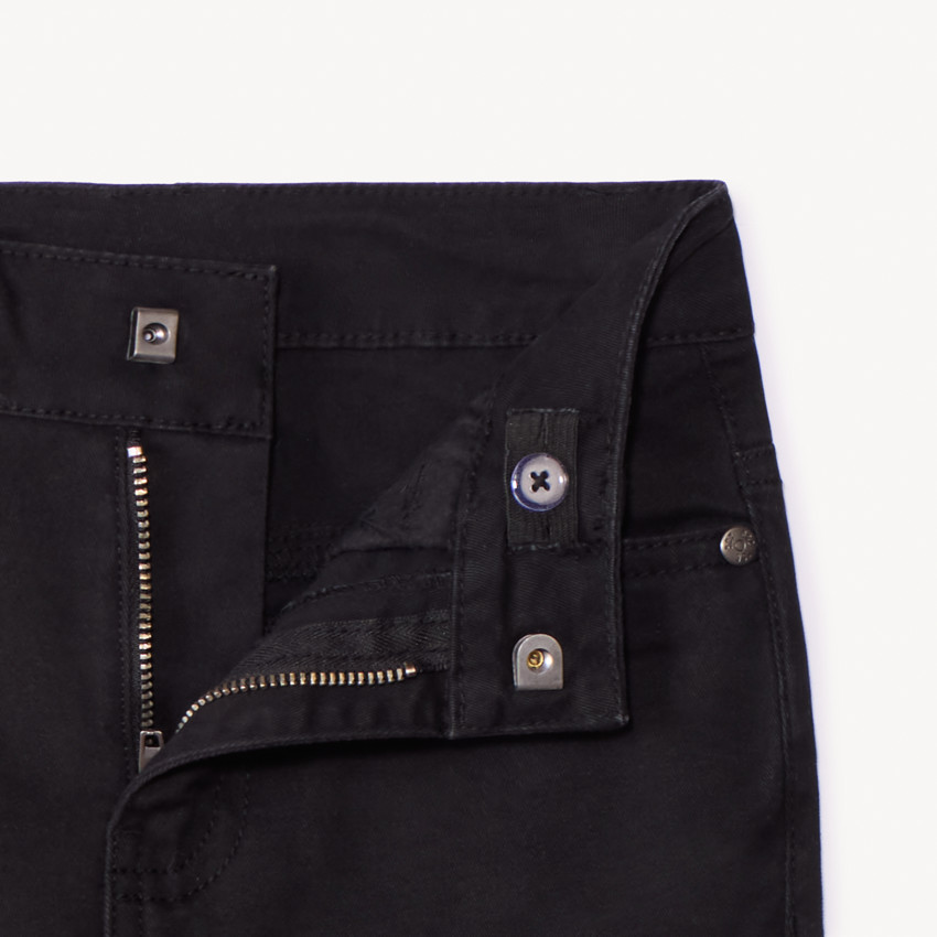 Pantalón con bolsillos liso con efecto desgastado y arrugado Main Pantalón con bolsillos liso con efecto desgastado y arrugado