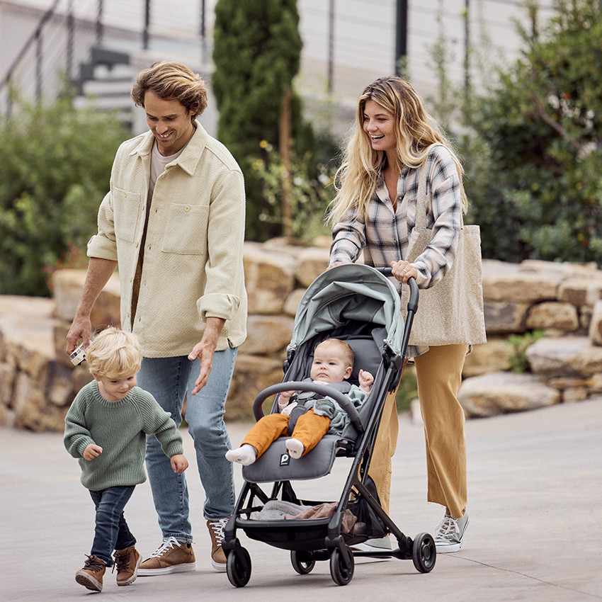 Silla de paseo compacta Aria Basic kaki 