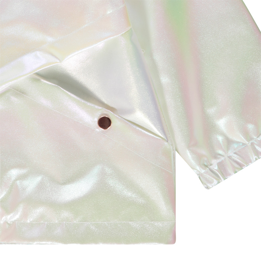 Cortavientos nacarado efecto iridiscente para bebé niña 