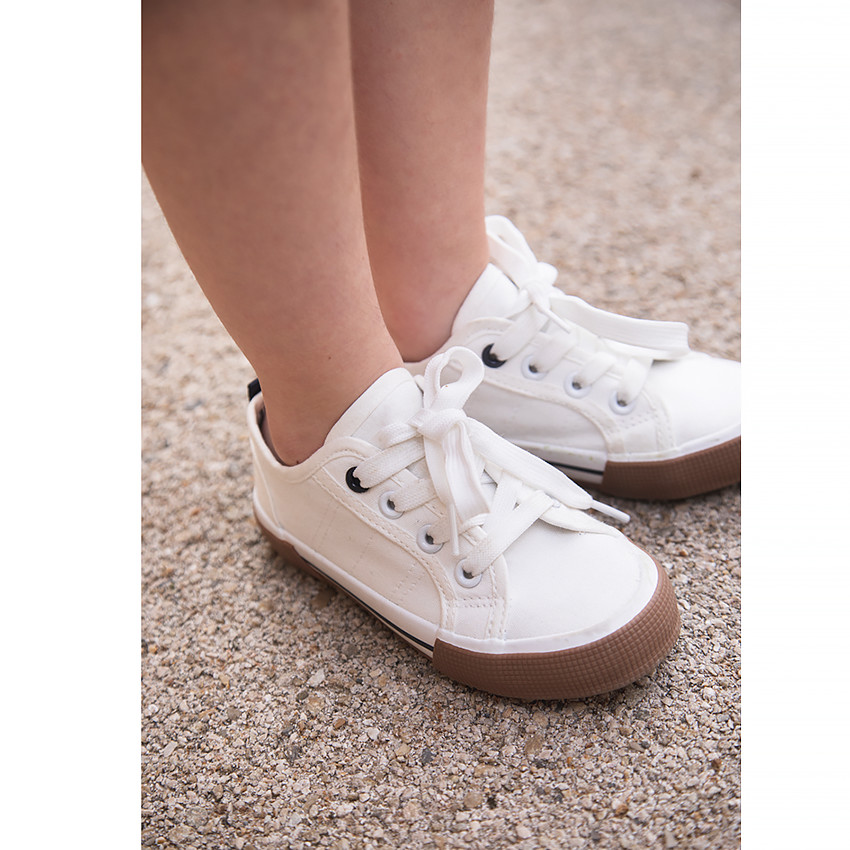 Zapatillas de lona con cordones para niño  Additional Zapatillas de lona con cordones para niño