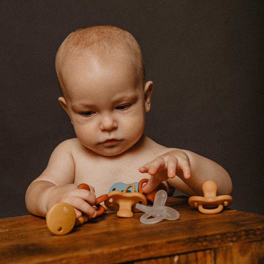 Sucette réversible en silicone Colour Essence 0-6M Moutarde 