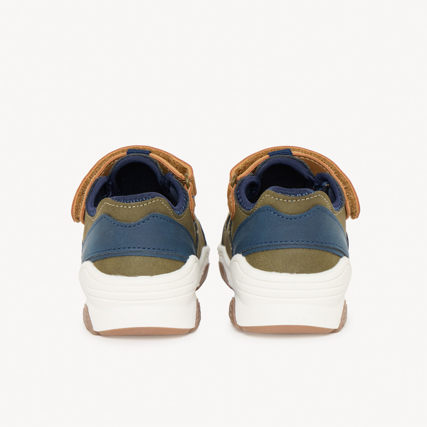 Zapatillas de piel sintética para bebé niño. 