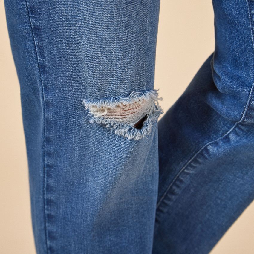 Jean boyfriend de grossesse effet used avec bandeau haut 