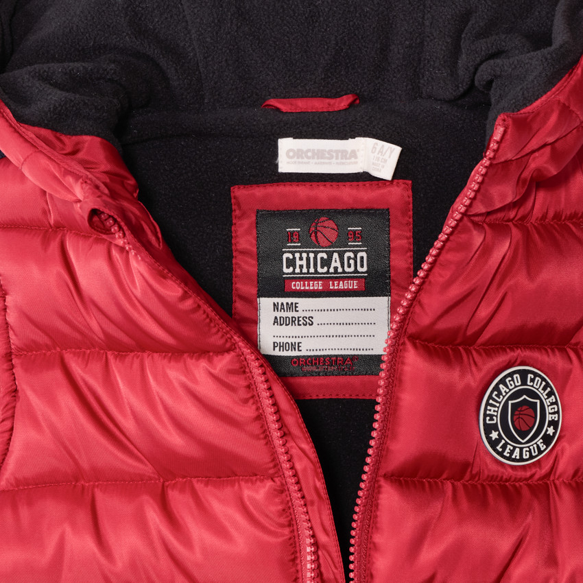 Chaleco acolchado sin mangas con capucha e insignia de goma para niño 