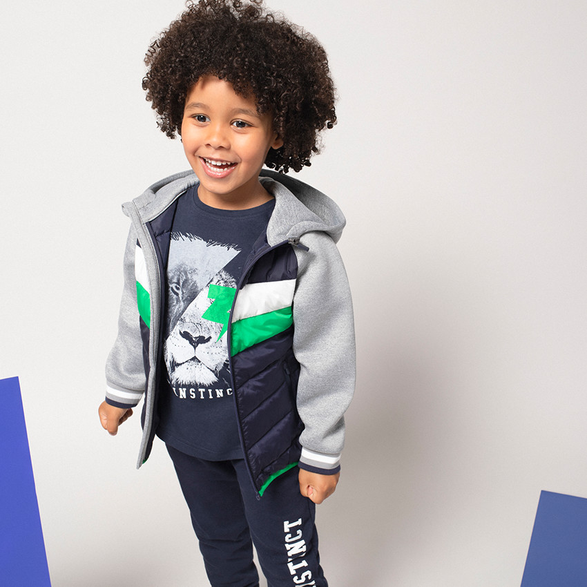 Anorak de dos materiales con capucha 