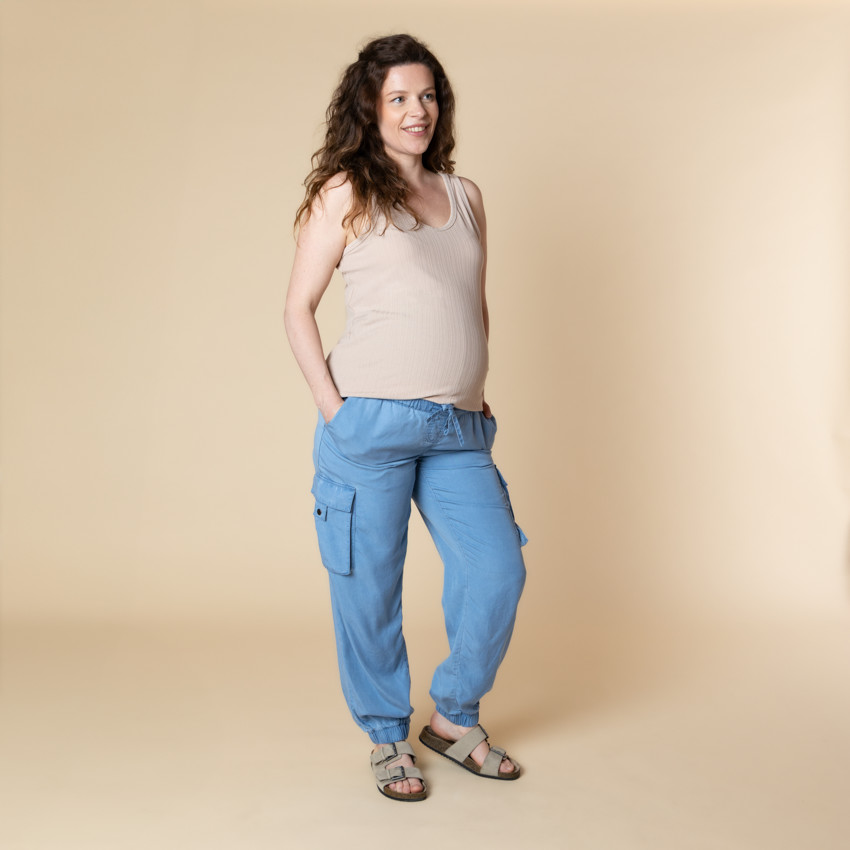 Pantalón cargo de maternidad con banda alta 