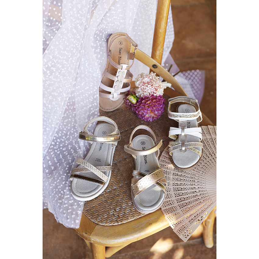 Sandalias con tiras de fantasía para niña 