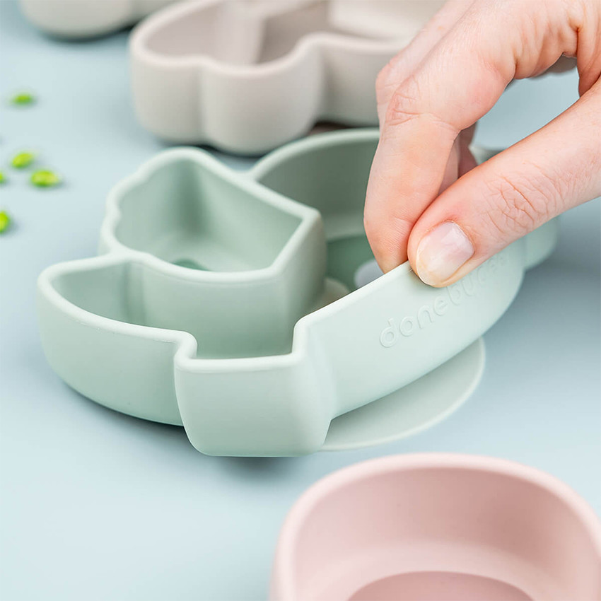 Plato compartimentado de silicona con ventosa Birdee verde 