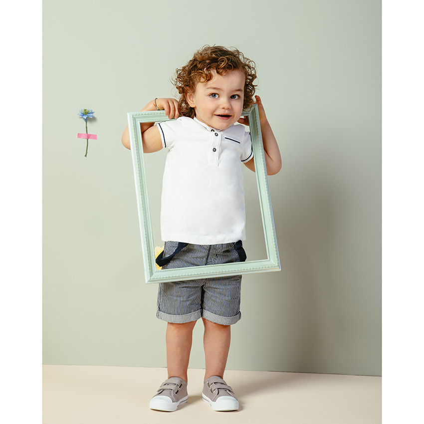 Bermudas de rayas verticales con tirantes ajustables 