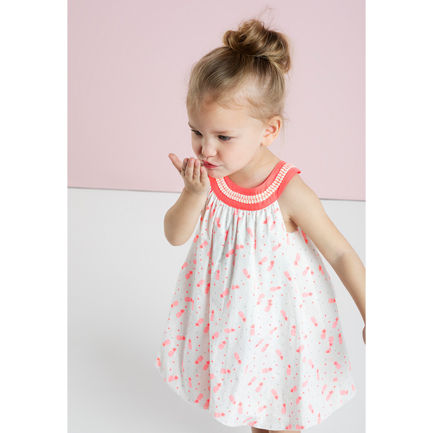 Vestido sin mangas con piñas estampadas all over 