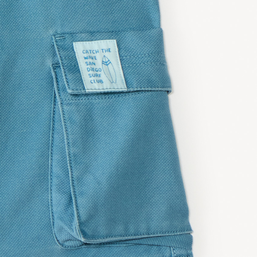Bermudas estilo cargo lisos para niño 