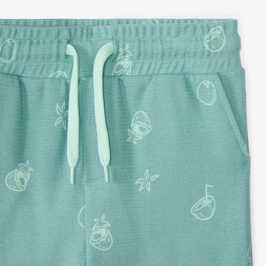Conjunto de 2 piezas, camiseta + short con estampado de coco para niño. 