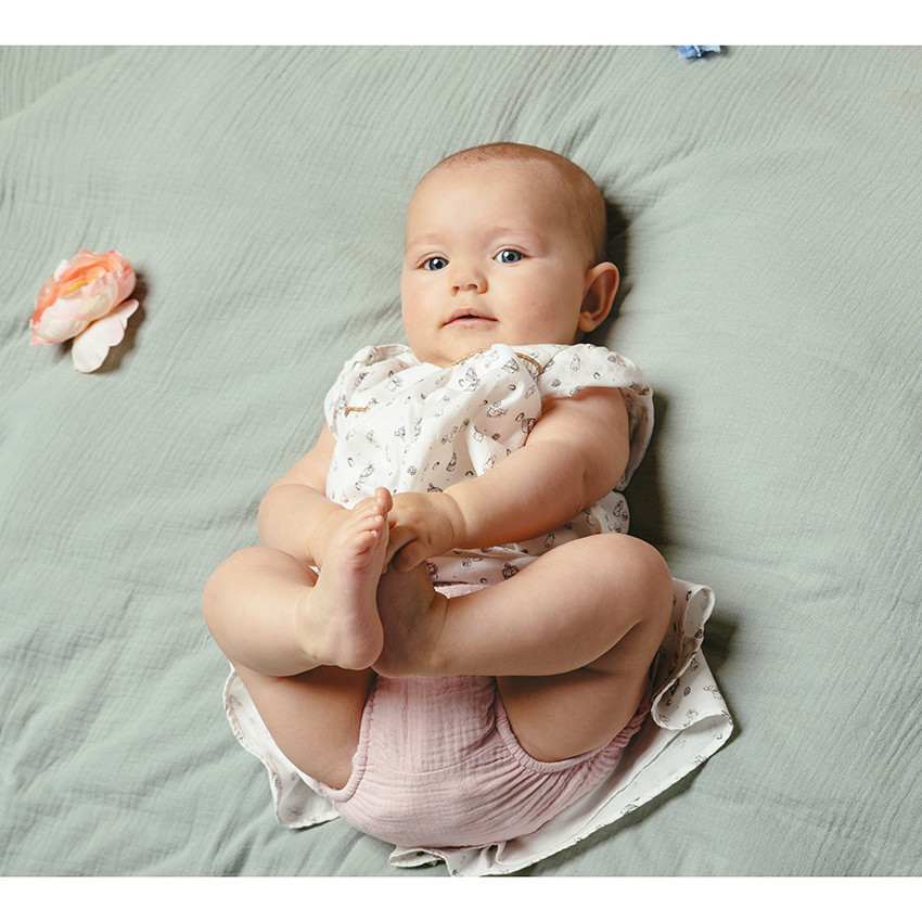 Conjunto con vestido estampado de conejitos y pololo 