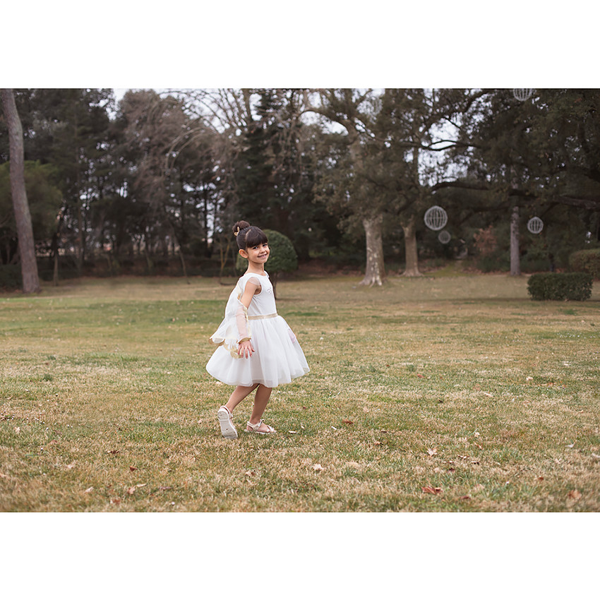 Vestido ceremonia tul alas de mariposa 