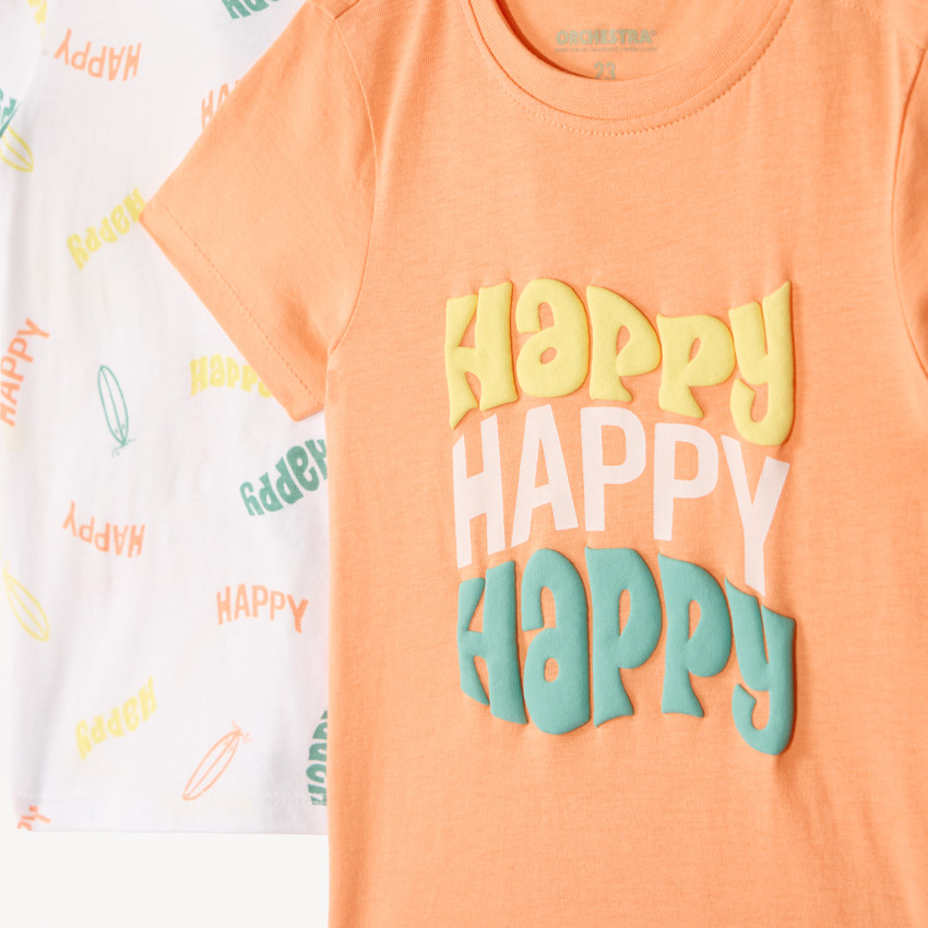 Conjunto de 4 camisetas de manga corta con diseños para niño. 