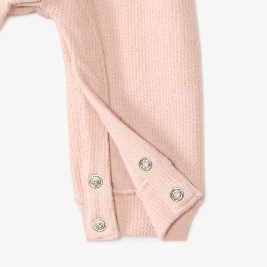 Conjunto de 2 piezas: mono y chaleco sin mangas con estampados variados. 