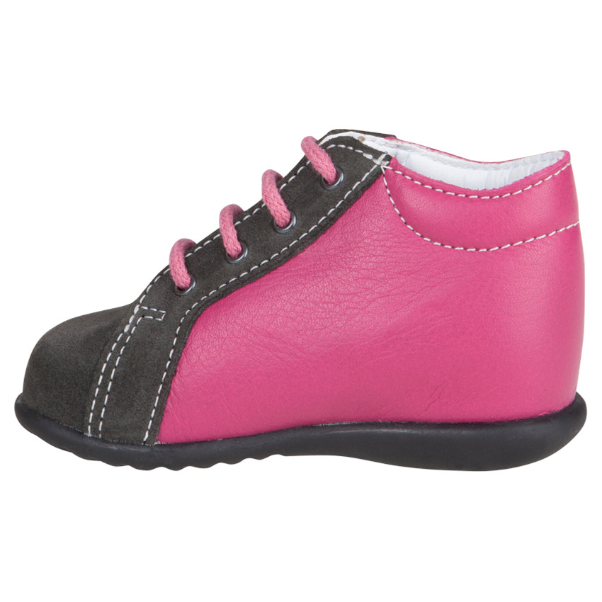 Botas bajas de cuero con impresos con fantasía con detalles con corazon 