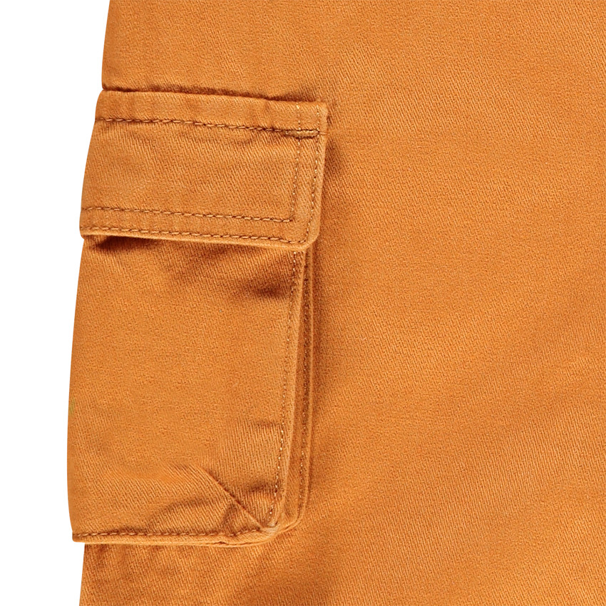 Conjunto camisa rayas y pantalón cargo 