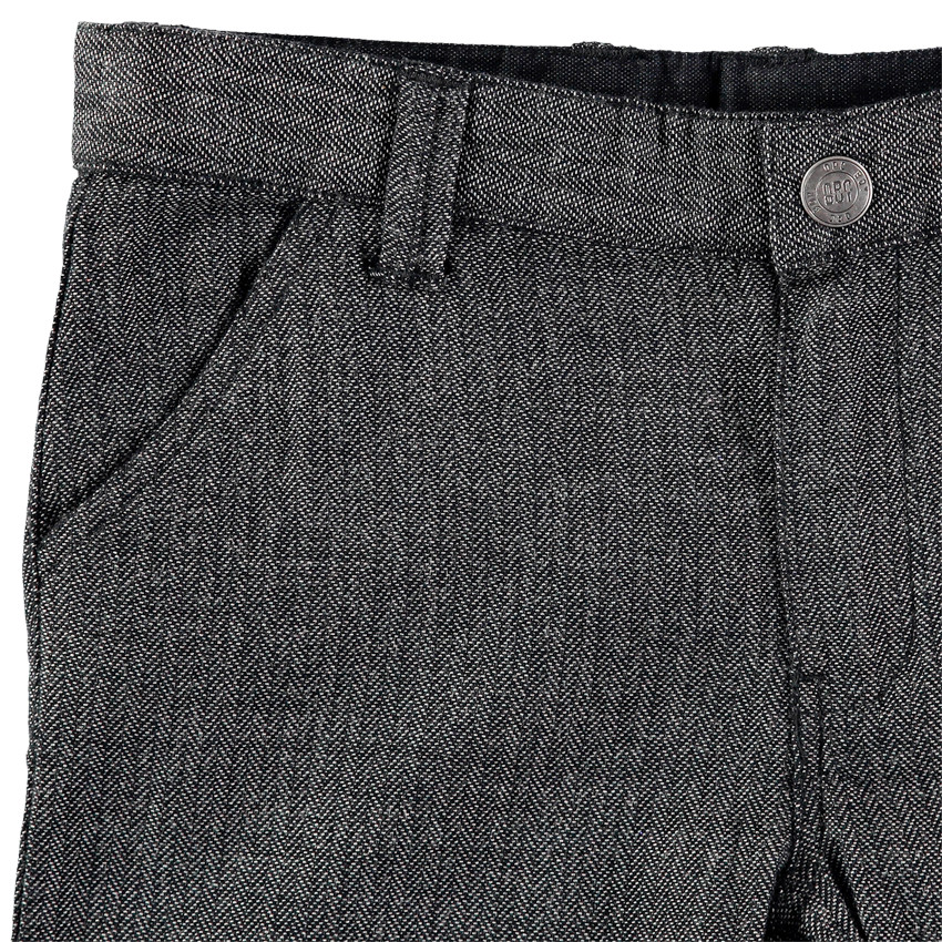 Pantalón gris oscuro con chevrones  Additional Pantalón gris oscuro con chevrones