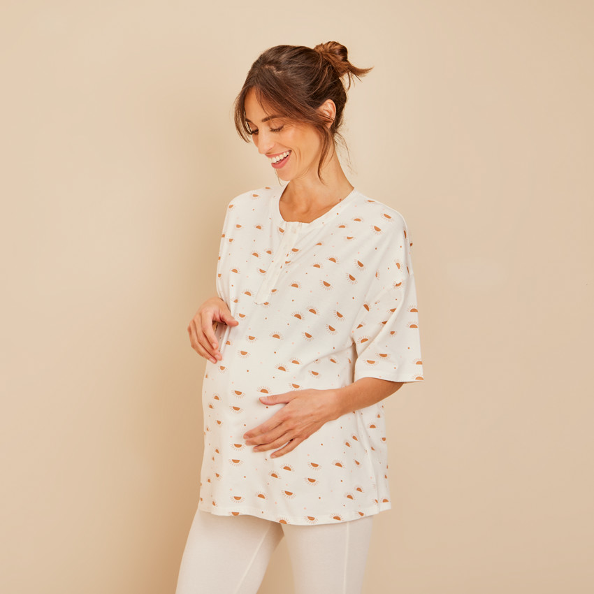 Camiseta oversized de embarazo y lactancia con estampado de soles 