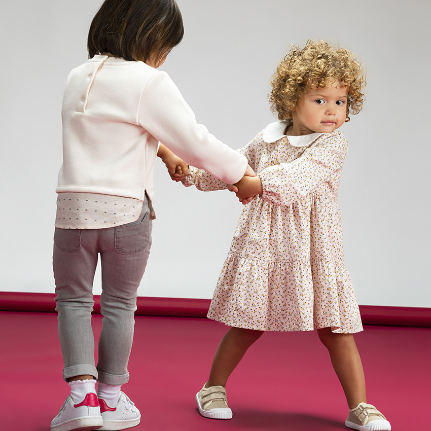 Vestido de manga larga con cuello babero y con estampado floral para bebé niña 