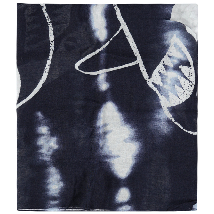 Turbante con efecto tie and dye con estampado de tiburones 