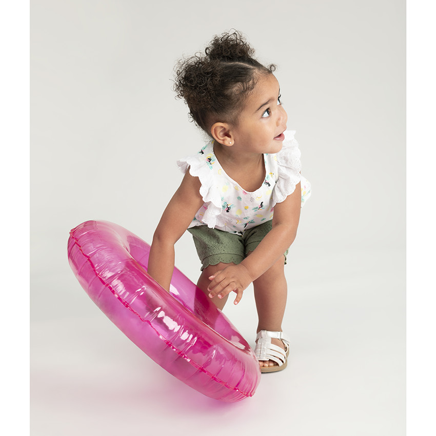 Top mangas cortas con bordado ingles y toucans estampados 