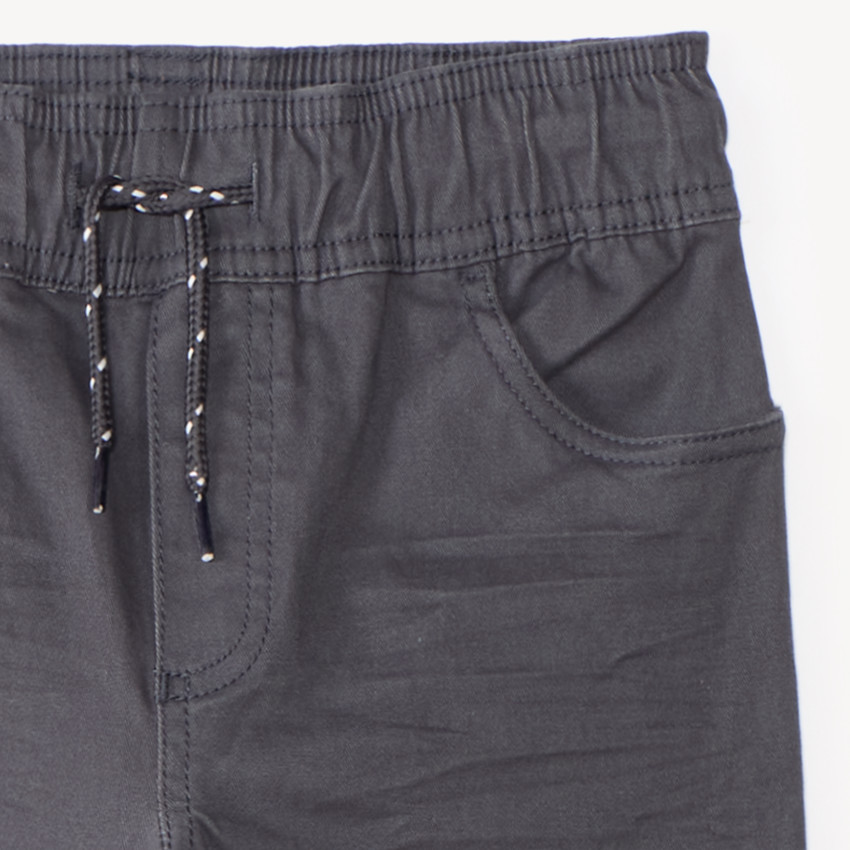 Pantalón jogger de tela para niño 