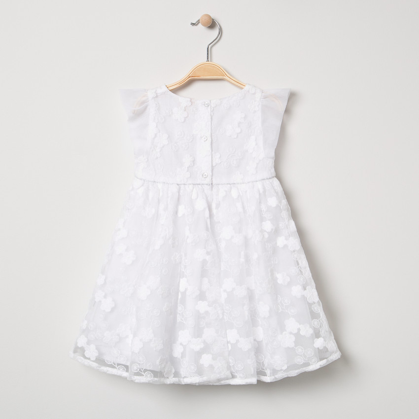 Vestido de gala de manga corta de tul y bordados de flores 