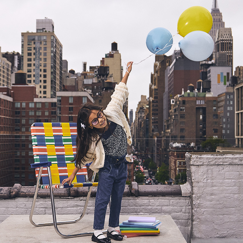 Pantalón paperbag de denim con cinturón para niña 