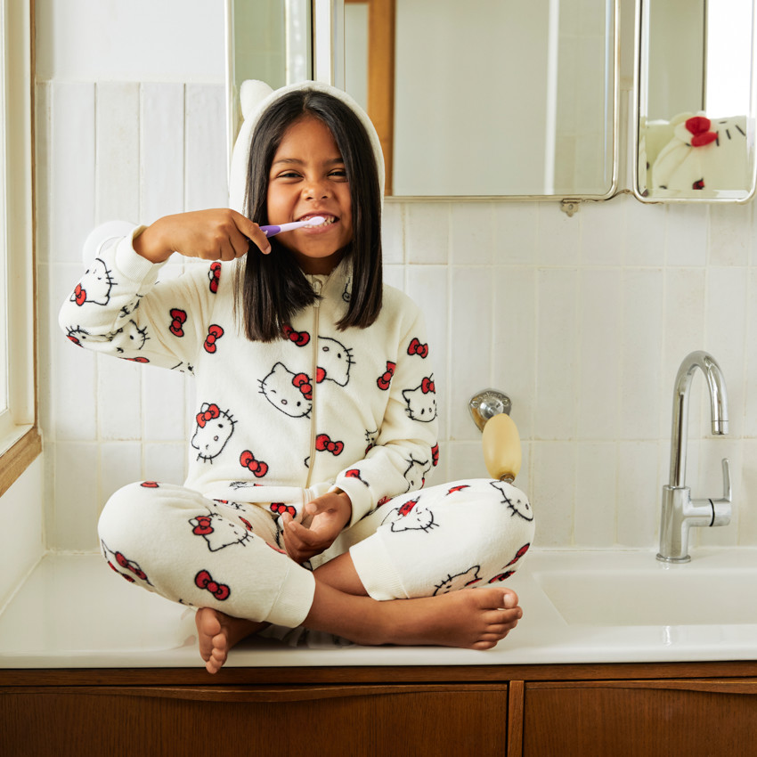 Sobrecama sherpa niña Hello Kitty 