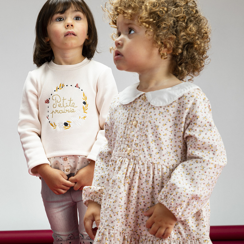 Vestido de manga larga con cuello babero y con estampado floral para bebé niña 