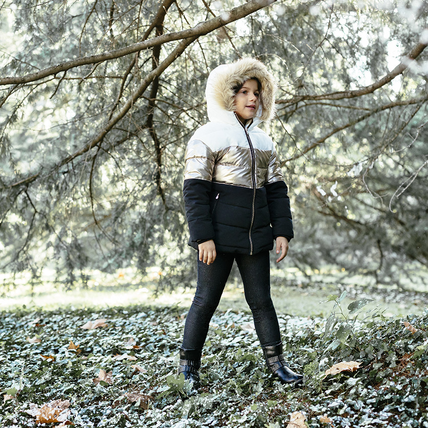 Chaqueta acolchada larga con capucha 