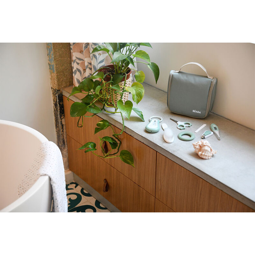 Trousse de toilette nomade 9 accessoires Vert Sauge  Additional Trousse de toilette nomade 9 accessoires Vert Sauge