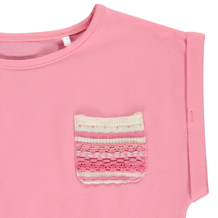 Camiseta manga corta con bolsillo fantasía de crochet para niña 