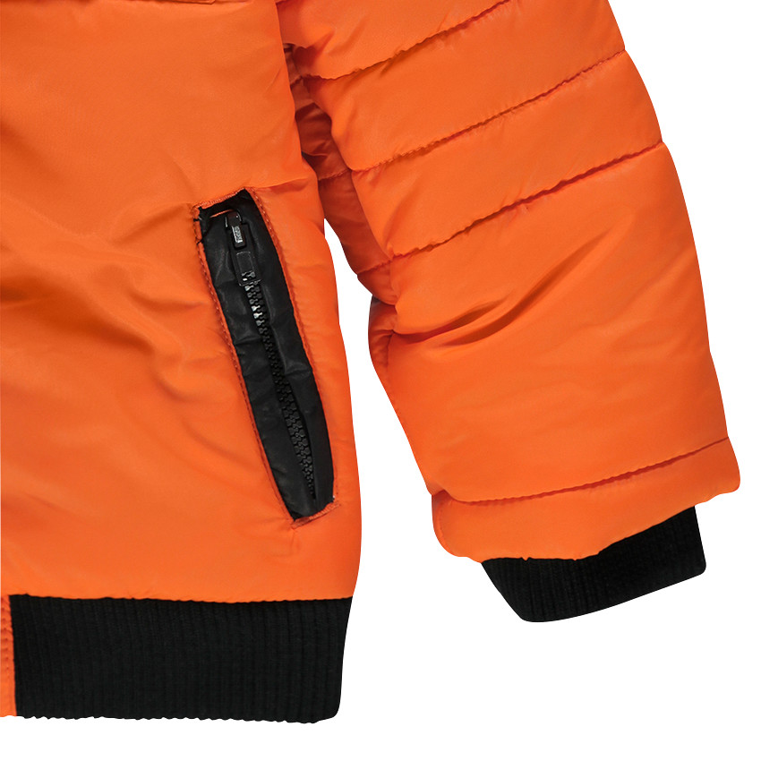 Anorak acolchados con capucha desmontable con bolsillos 