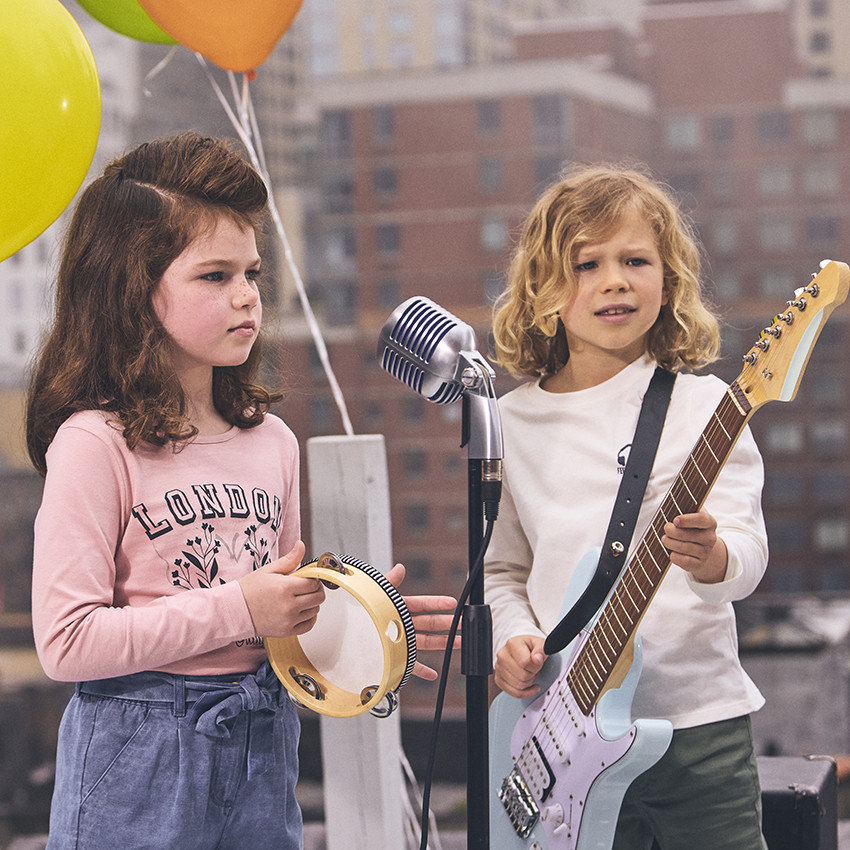 Pantalón cargo de twill liso con cinturón para niña 