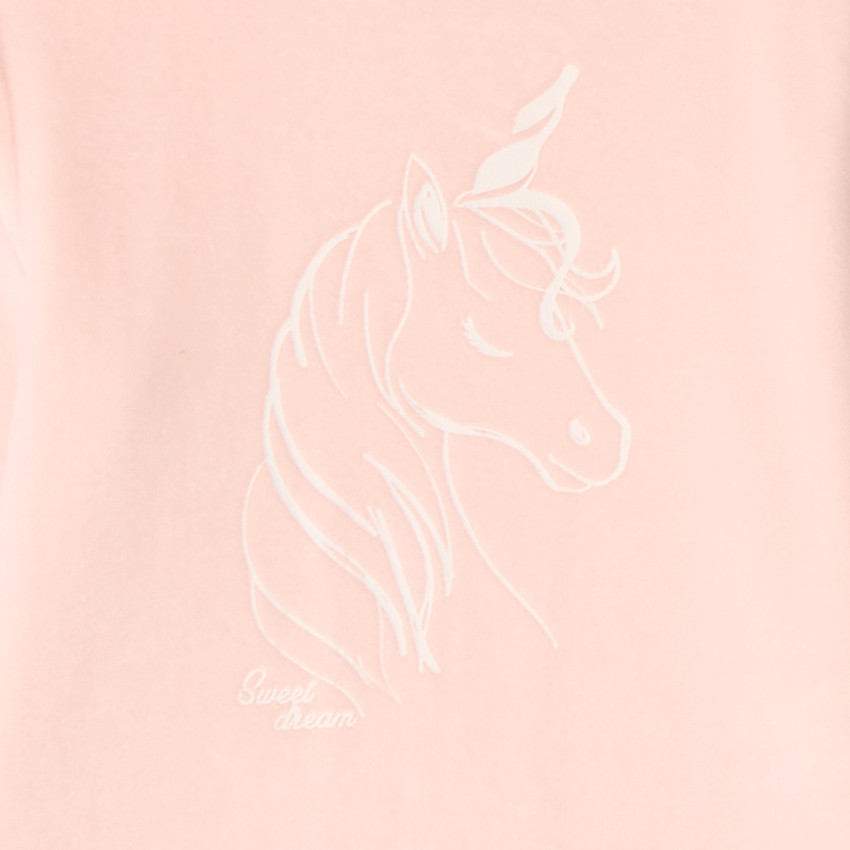 Pijama de 2 piezas para niña de terciopelo con estampado fantasía. 