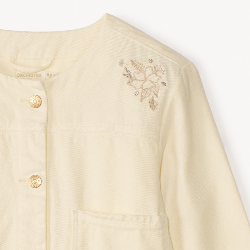 Chaqueta de denim lisa con bordado para niña. 