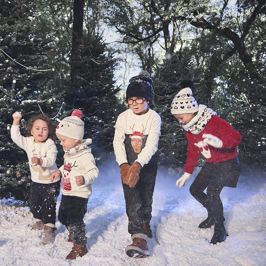 Suéter de punto peludo reno navideño para niña  Additional Suéter de punto peludo reno navideño para niña
